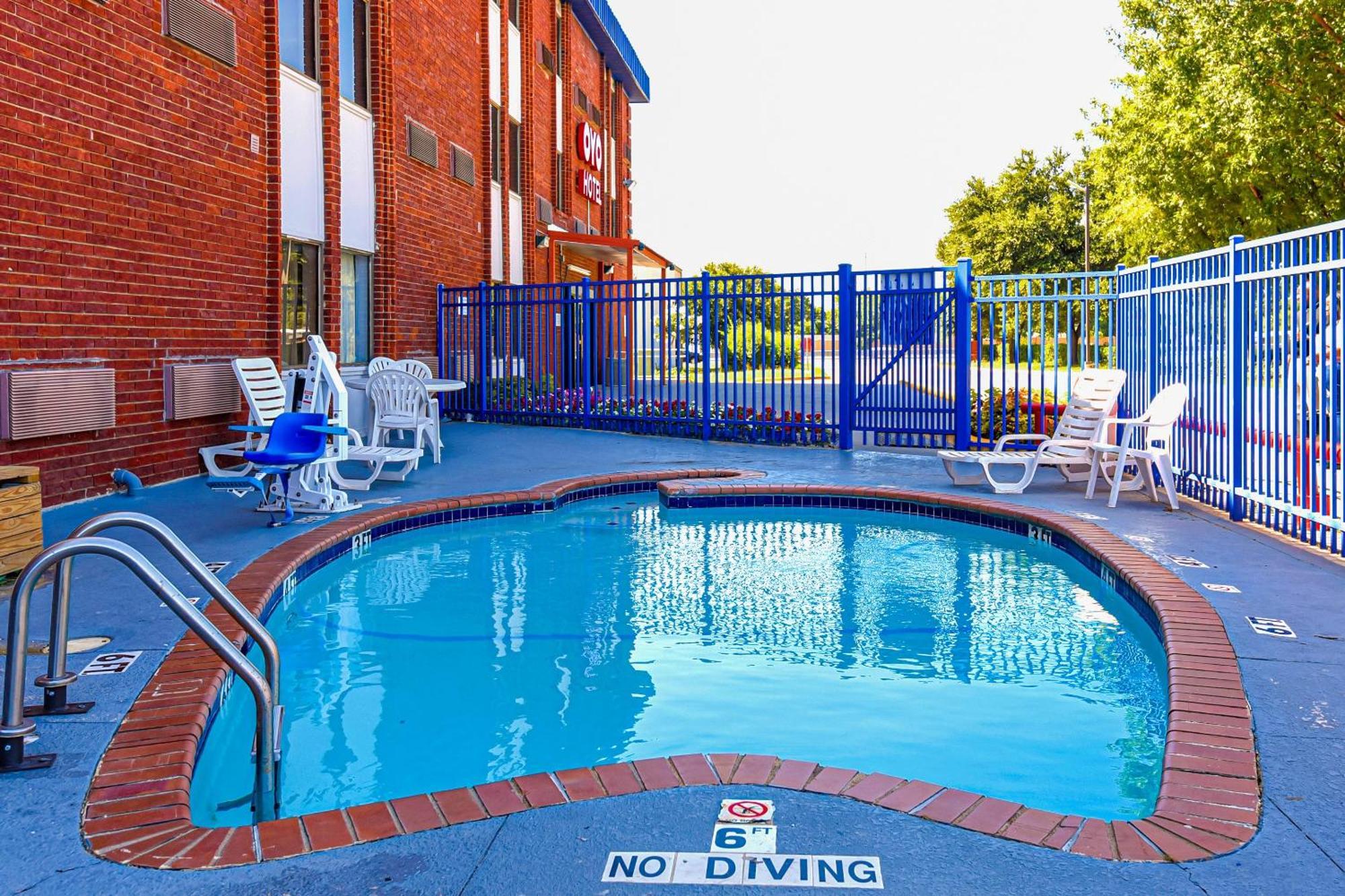 Oyo Hotel Irving Dfw Airport South Exteriör bild